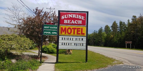 Sunrise Beach Motel image 18