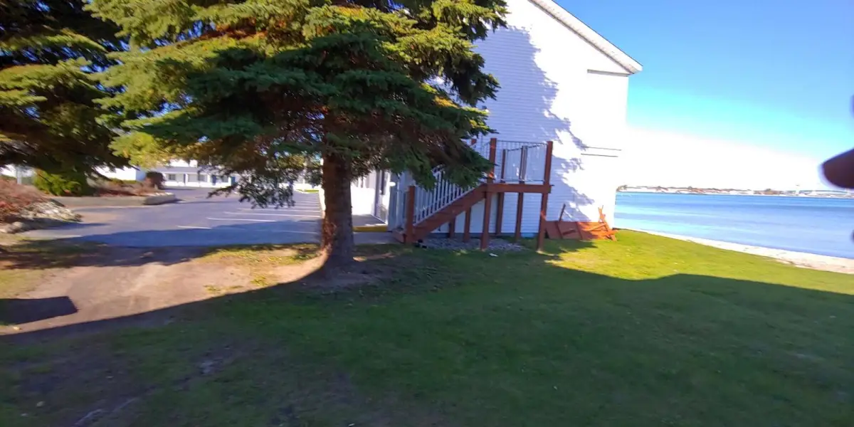 Sunrise Beach Motel 5